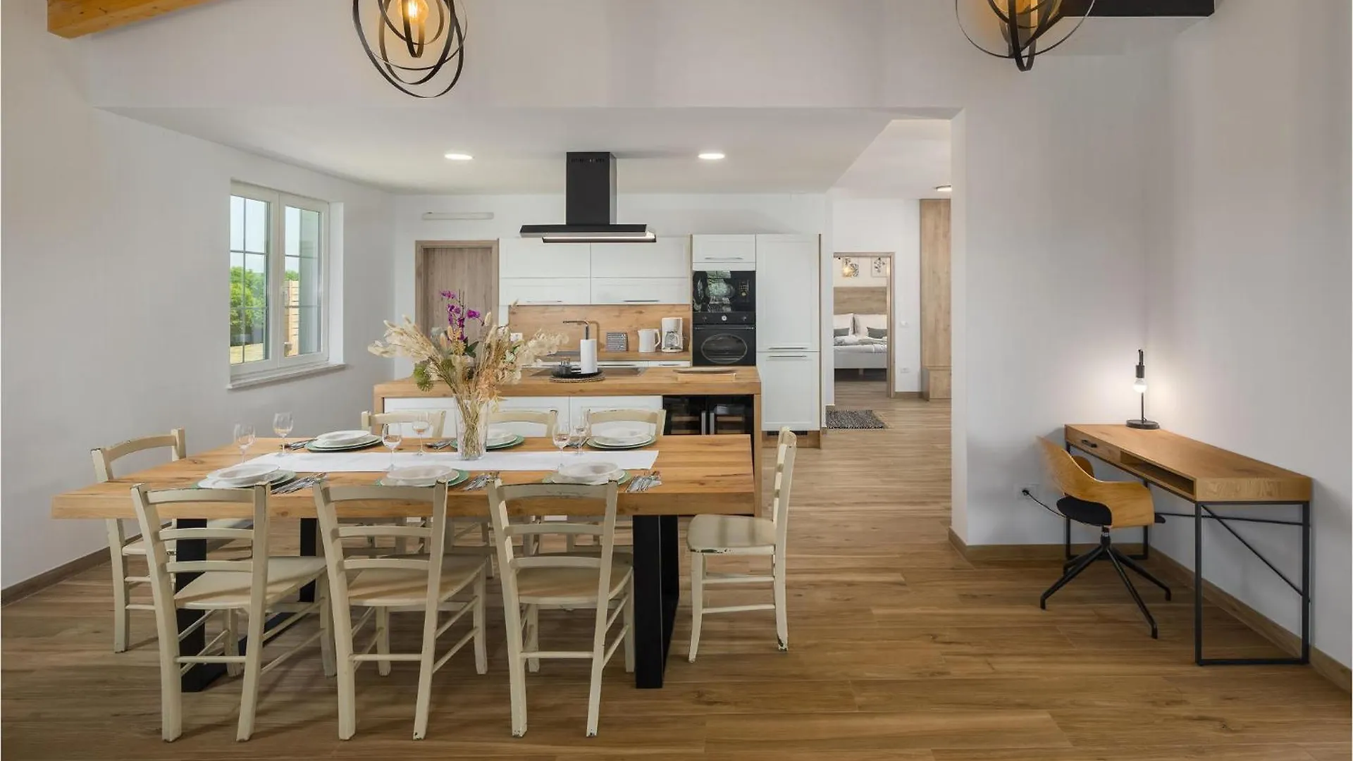 3 Bedroom Cozy Home In 布耶